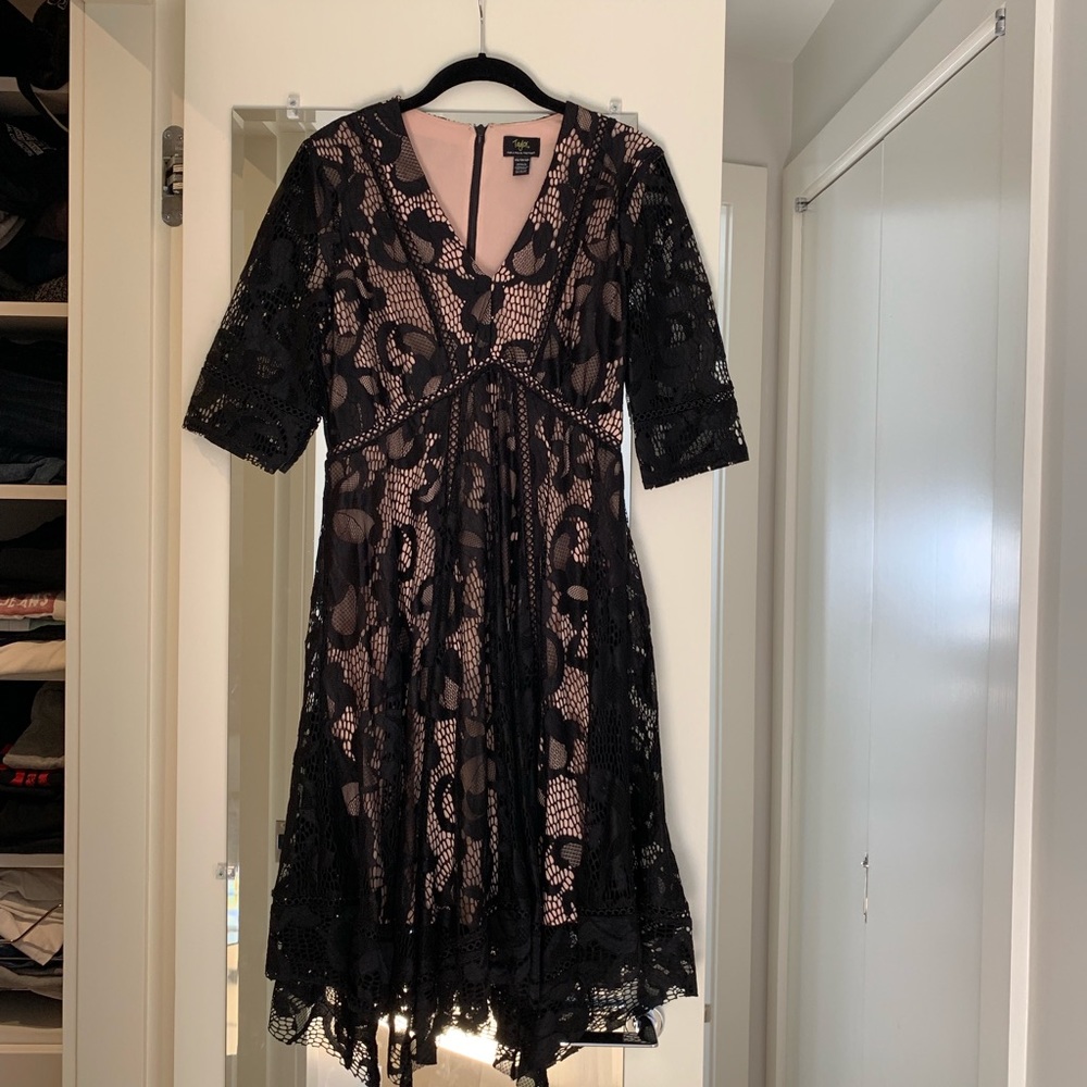 Taylor Lace Hanky Hem Maternity Dress